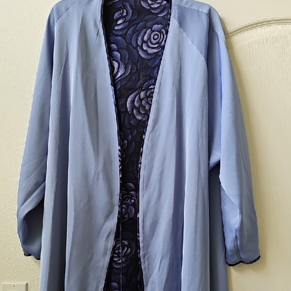 Women's Reversible Robe - Picture 3 of 6